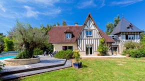GÎTE LA TOURELLE AVEC PISCINE chauffée - 5 mn de la mer et Cabourg
